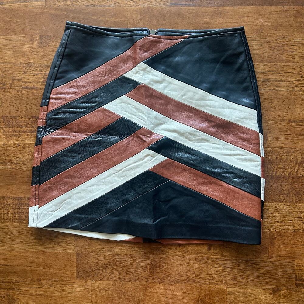 Blank NYC Women’s Color Block Faux Leather Mini Skirt, Size 25 Waist.​